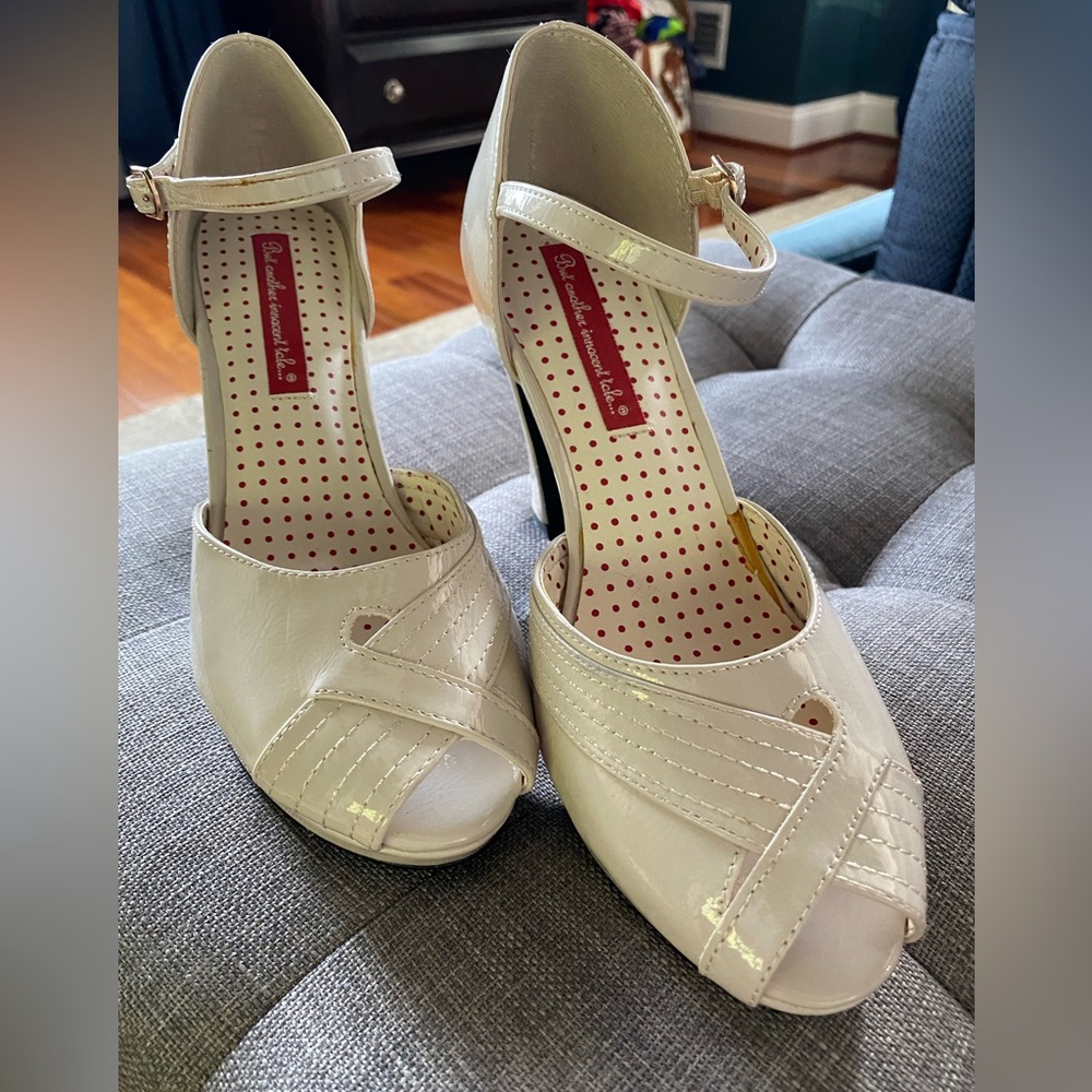 Bait footwear cream peep toes pumps. New and never worn.